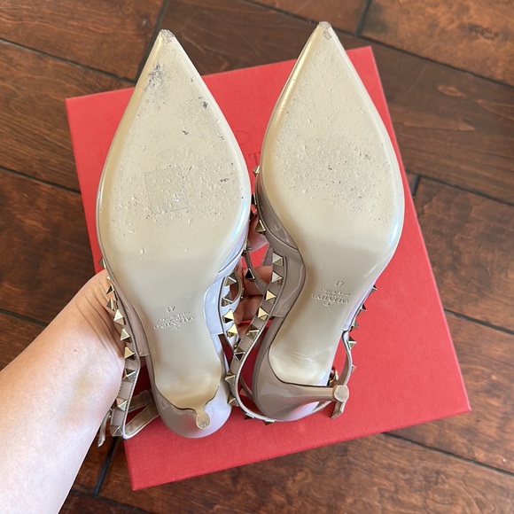 Valentino Garavani Rockstud Patent Leather Ankle-Strap Caged Pumps - Picture 7 of 11